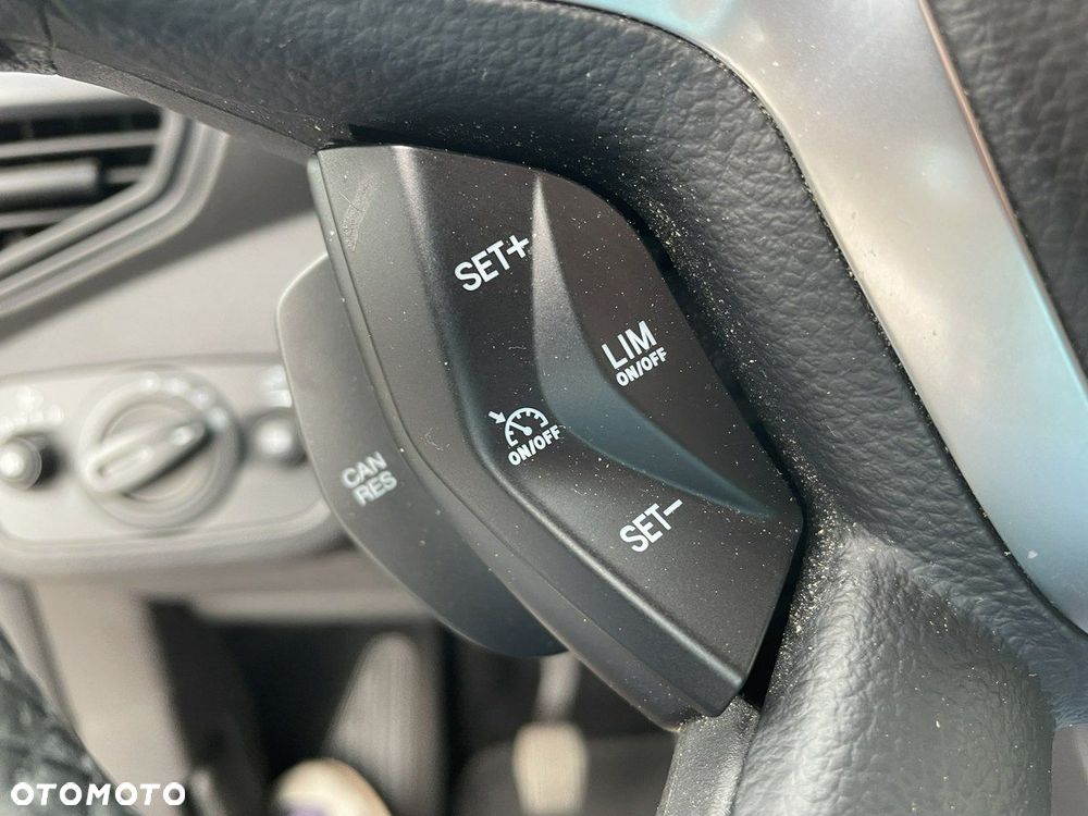 Ford Kuga 1.5 EcoBoost 2x4 ST-Line - 13