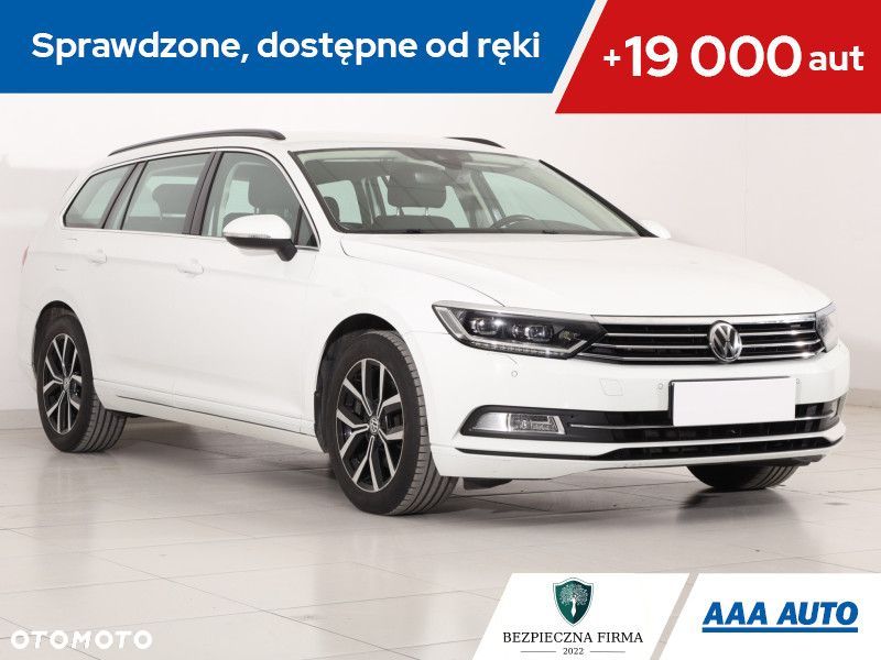 Volkswagen Passat - 1