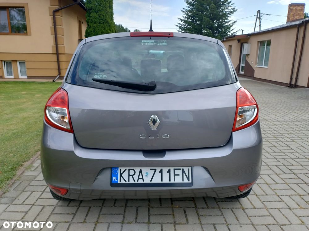 Renault Clio 1.2 16V 75 Dynamique - 10