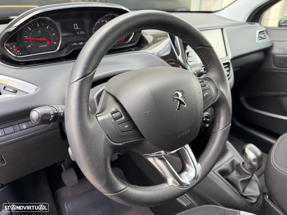 Peugeot 208 1.4 HDi SE Style - 21