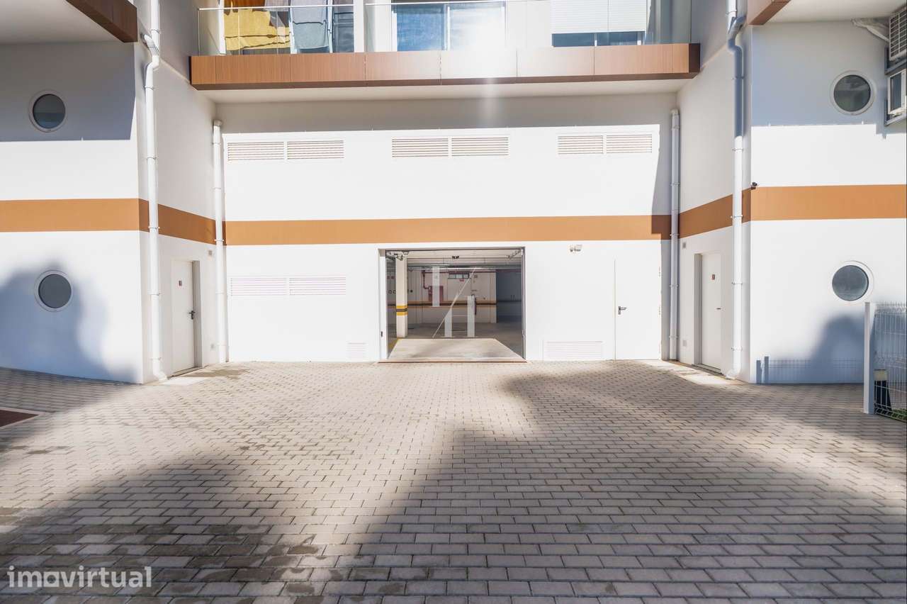 Dois lugares de garagem à venda - Areias de S. João, Albufeira. - Grande imagem: 4/14