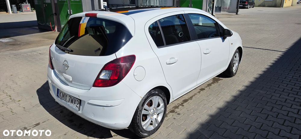 Opel Corsa 1.4 16V Cosmo - 10