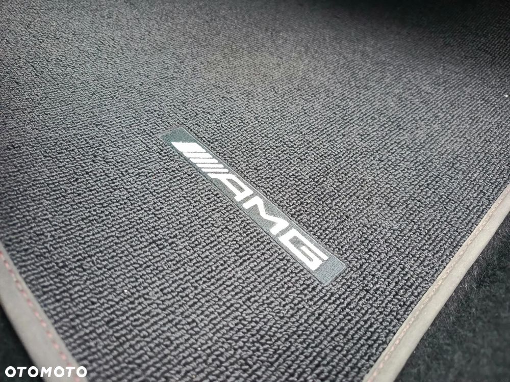 Mercedes-Benz GLA 200 7G-DCT AMG Line - 31