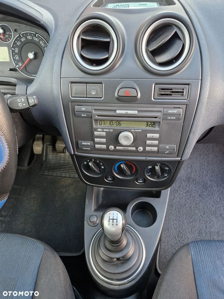Ford Fiesta 1.4 TDCI - 10