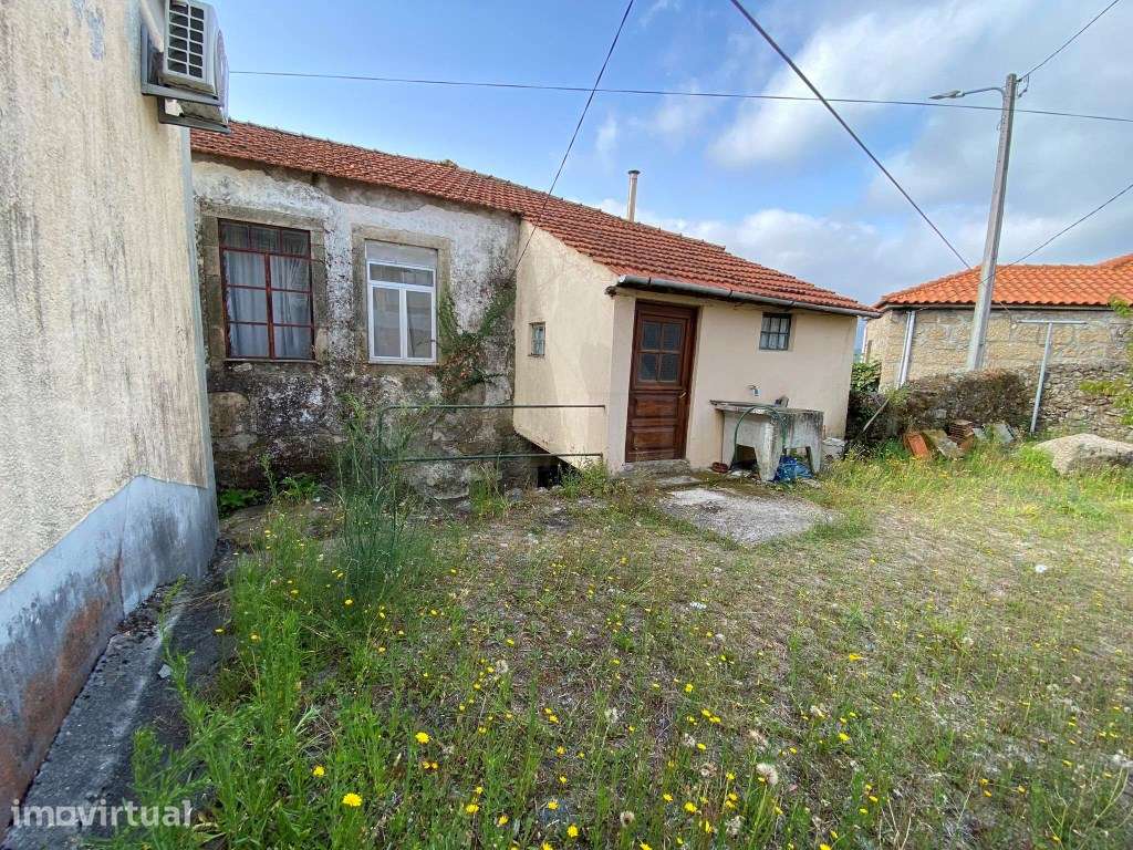 Moradia habitável em Mozelos - Grande imagem: 2/27