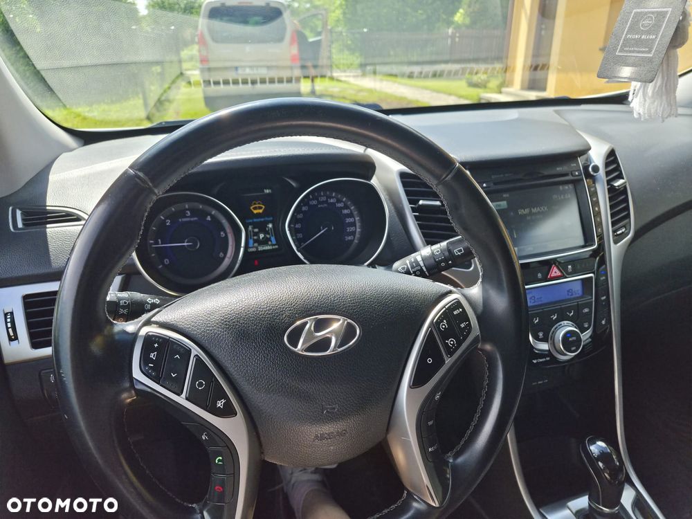 Hyundai i30 1.6 CRDi Premium - 4