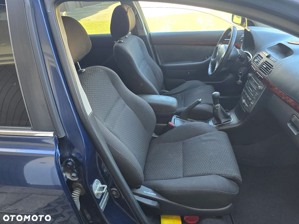 Toyota Avensis - 7