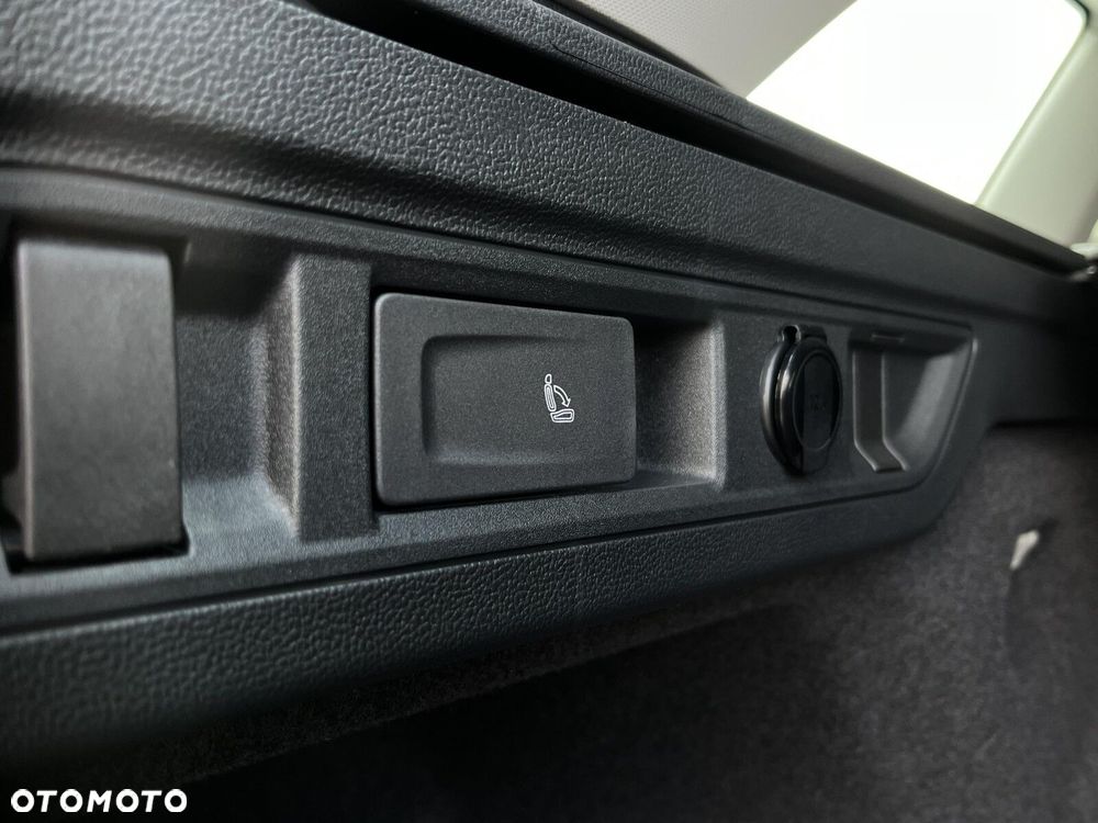 Volkswagen Passat Variant 2.0 TSI Elegance DSG - 31