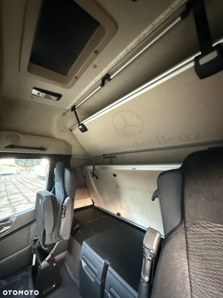 Mercedes-Benz ACTROS - 15