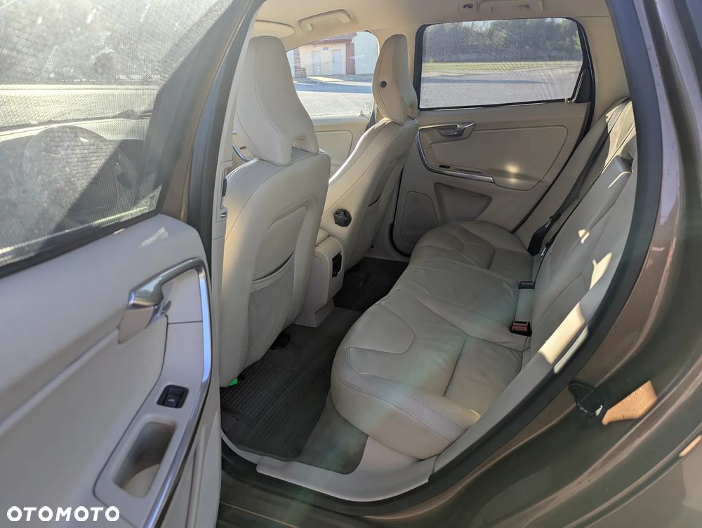 Volvo XC 60 - 8