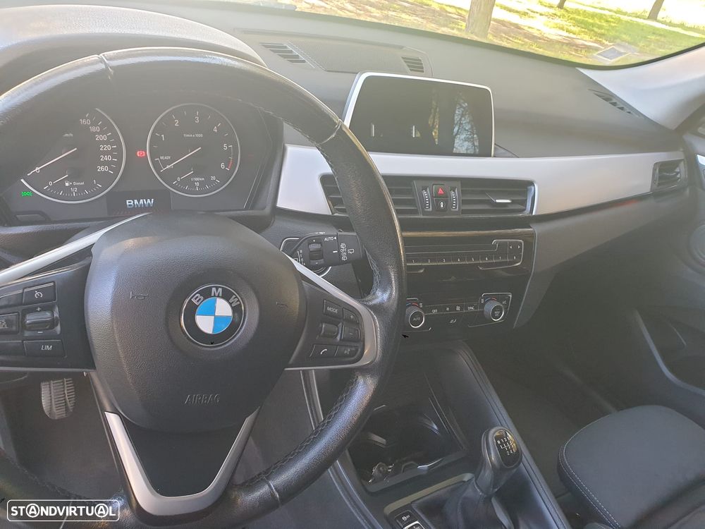 BMW X1 16 d sDrive Line Sport - 25