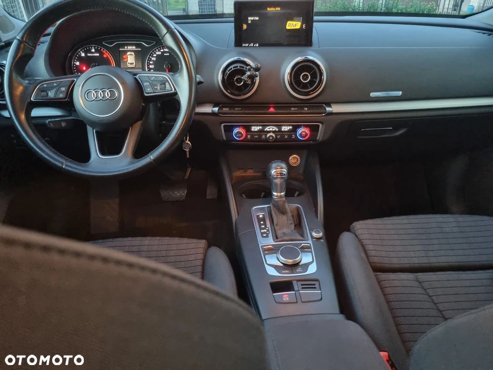 Audi A3 Sportback 1.6 TDI S tronic - 9