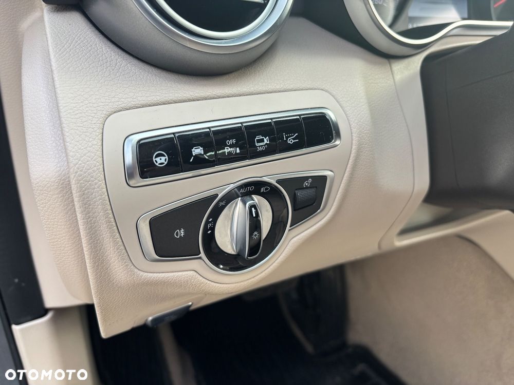 Mercedes-Benz Klasa C 250 7G-TRONIC - 21