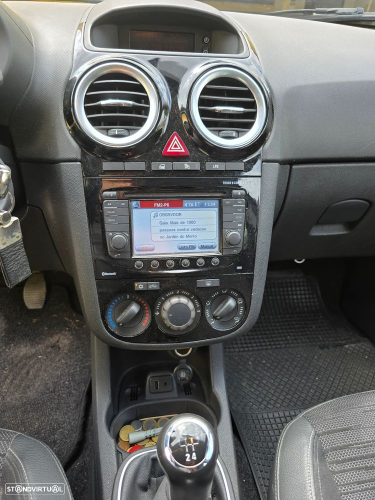 Opel Corsa 1.2 Enjoy FlexFuel - 8