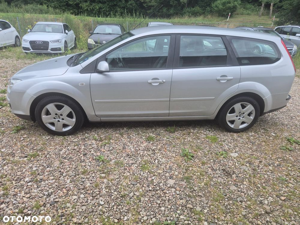 Ford Focus 1.6 16V Ambiente - 4