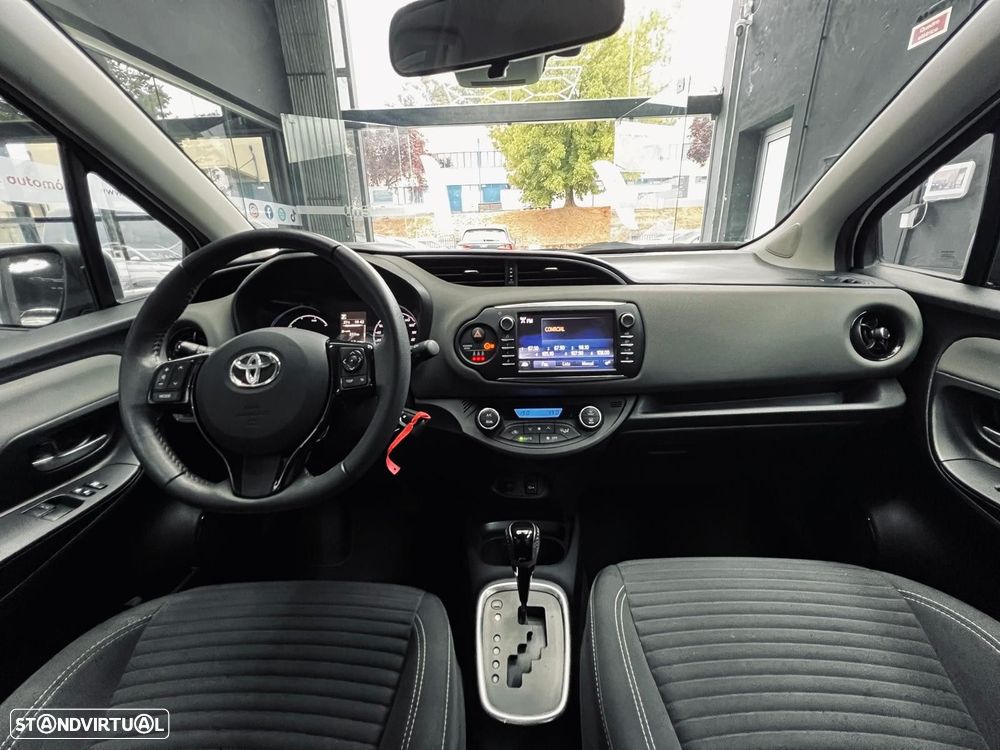 Toyota Yaris 1.5 HSD Comfort - 21