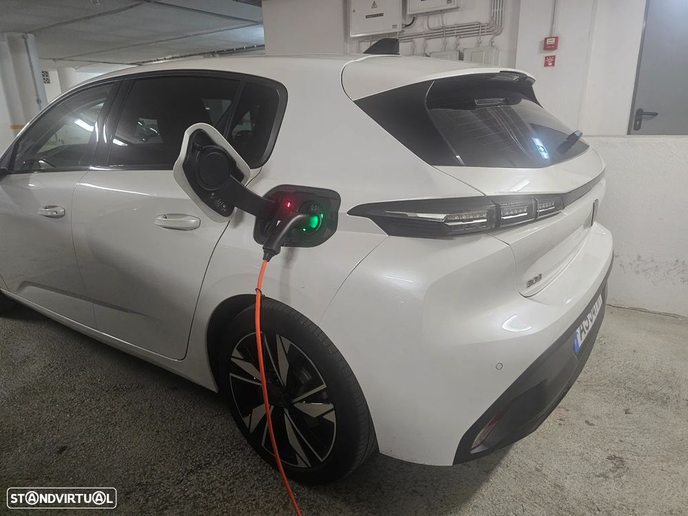 Peugeot 308 1.6 Hybrid Active Pack e-EAT8 - 32