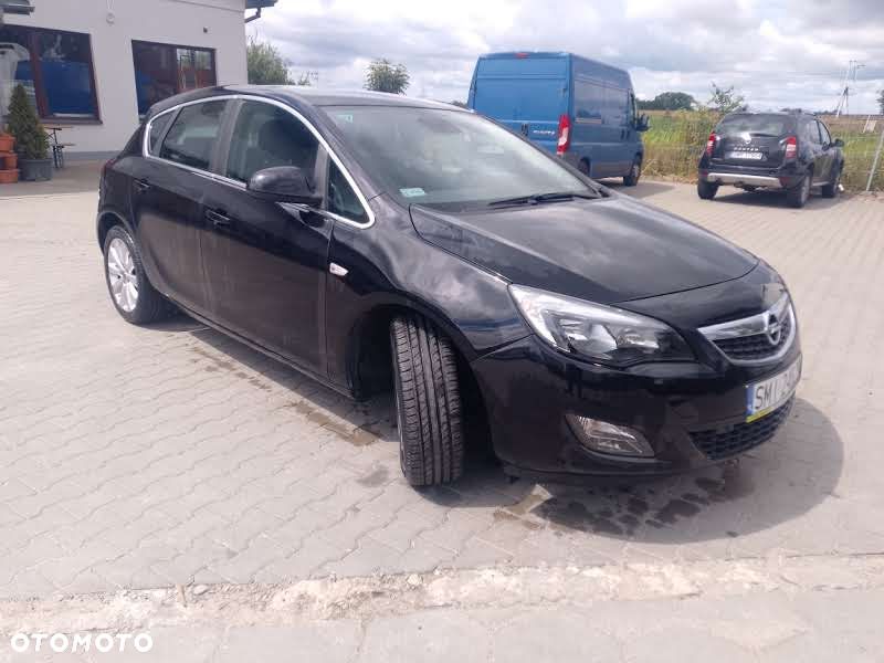 Opel Astra 1.4 T Cosmo S&S - 4