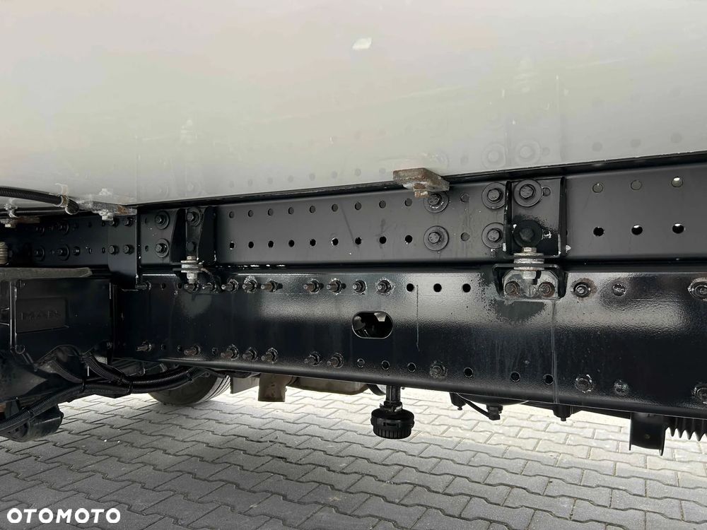 ZABUDOWA KONTENER CHŁODNIA DŁUGOŚĆ 5.70 THERMO KING V 800 MAX - 7
