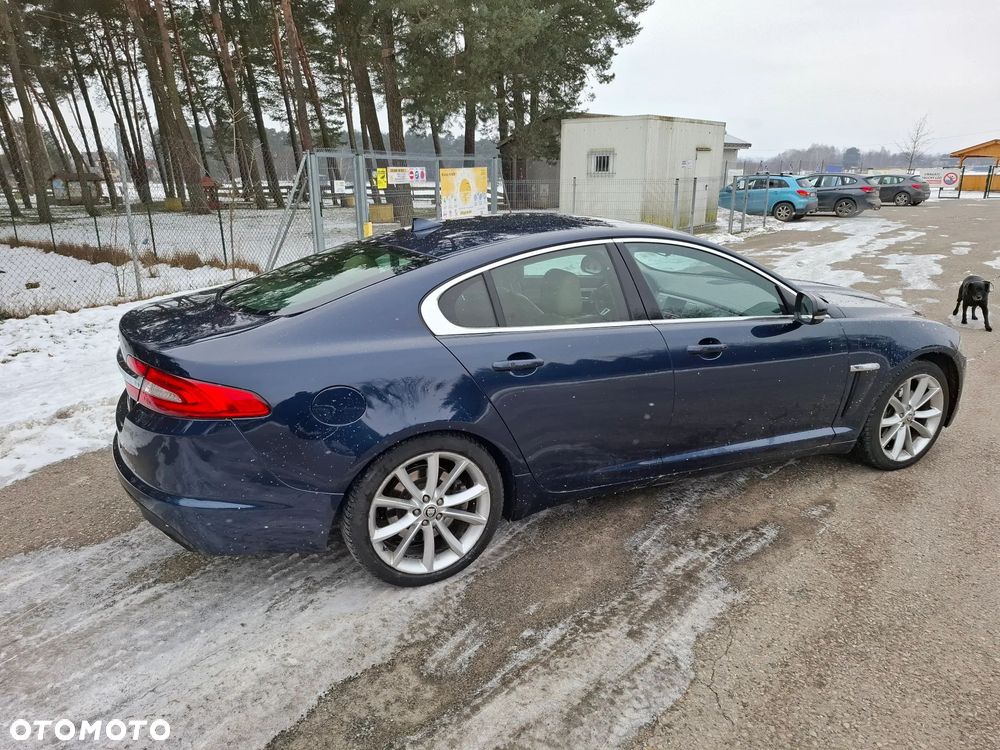 Jaguar XF 3.0 V6 D Luxury - 6