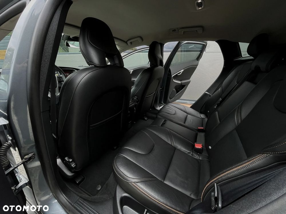 Volvo V40 Cross Country D3 Momentum - 34