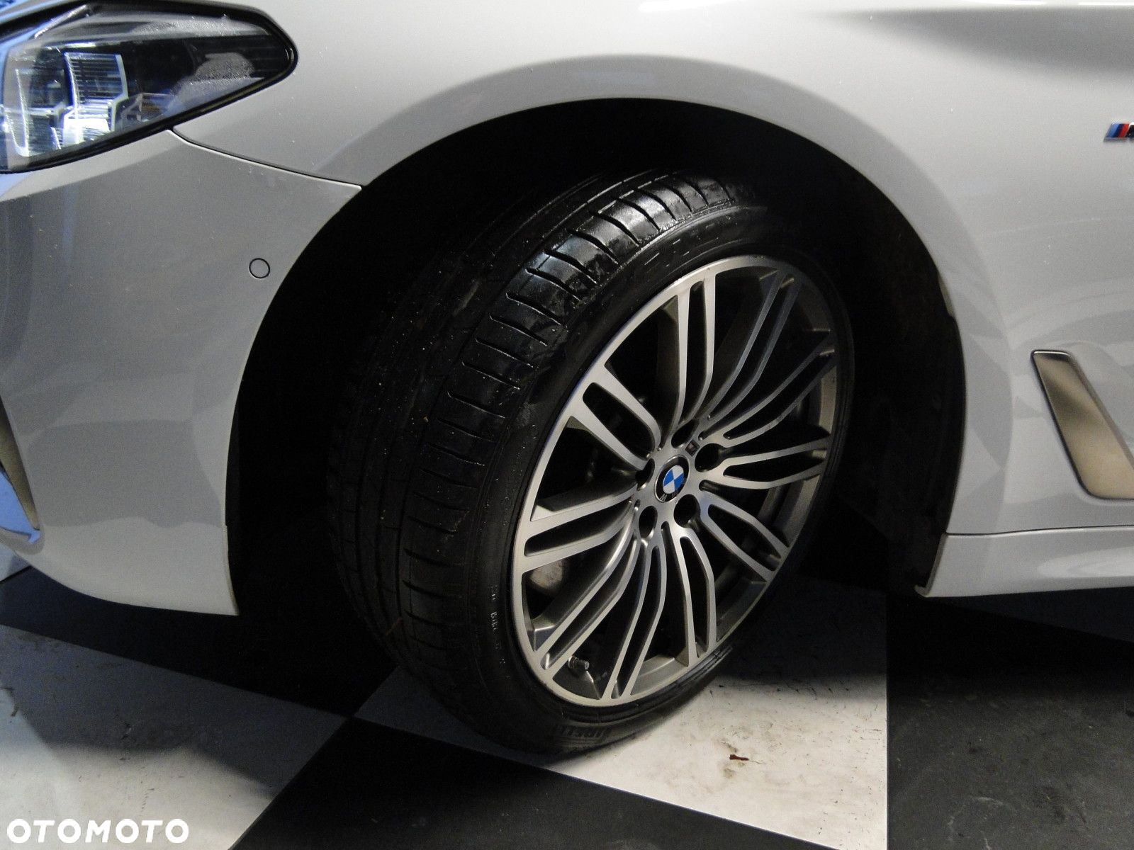 BMW Seria 5 M550d xDrive - 5