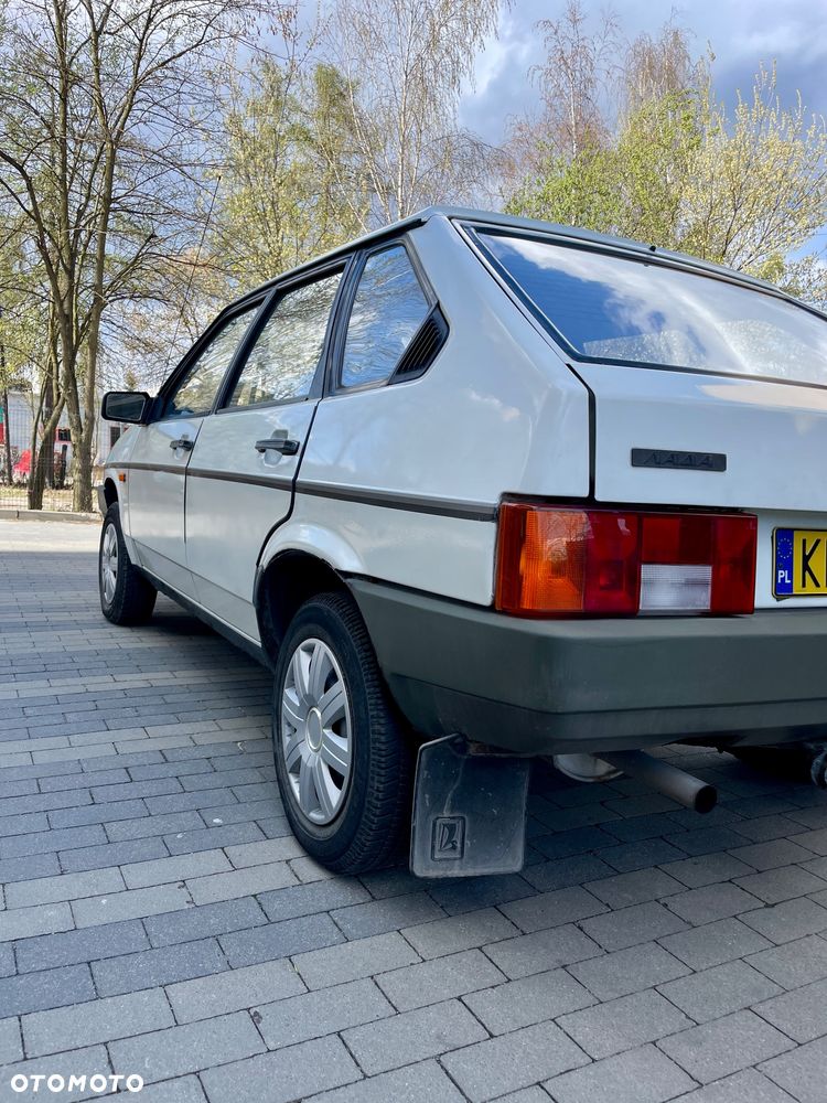 Lada Samara - 16