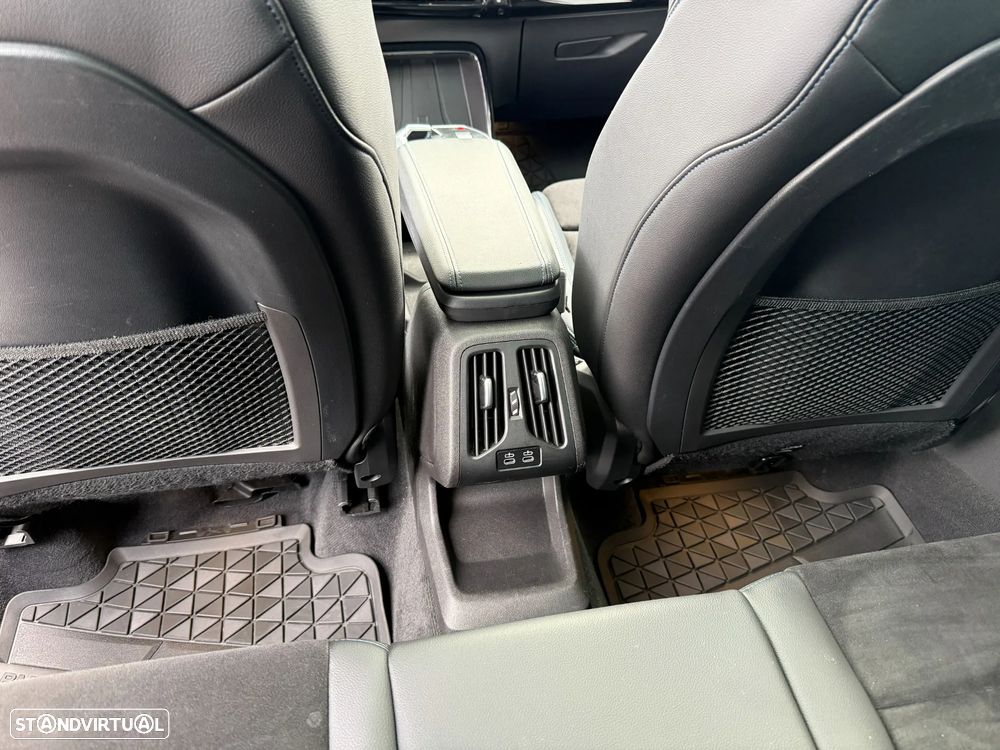 BMW 218 Active Tourer d Pack Desportivo M Auto - 33