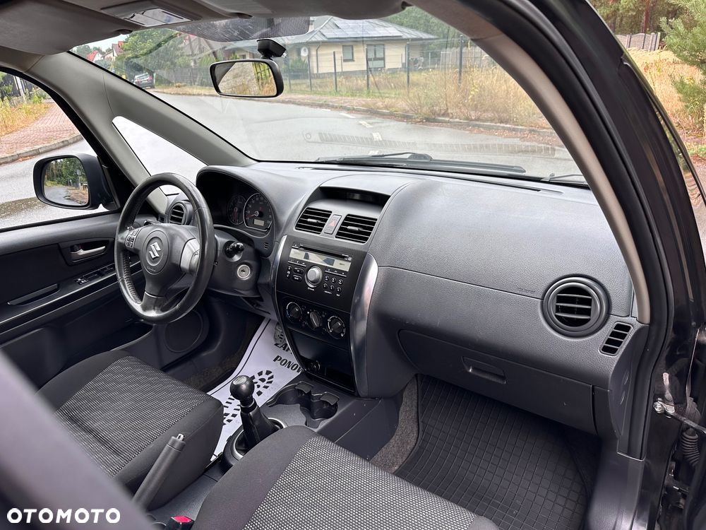 Suzuki SX4 - 25