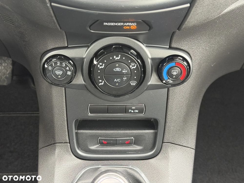 Ford Fiesta 1.25 Titanium X - 19