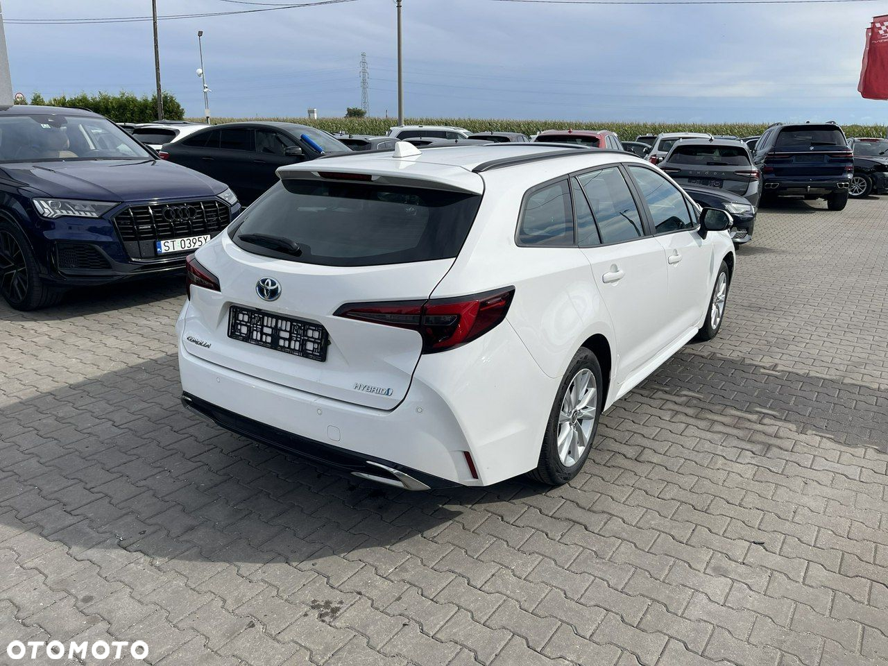 Toyota Corolla 1.8 Hybrid Touring Sports Comfort - 3