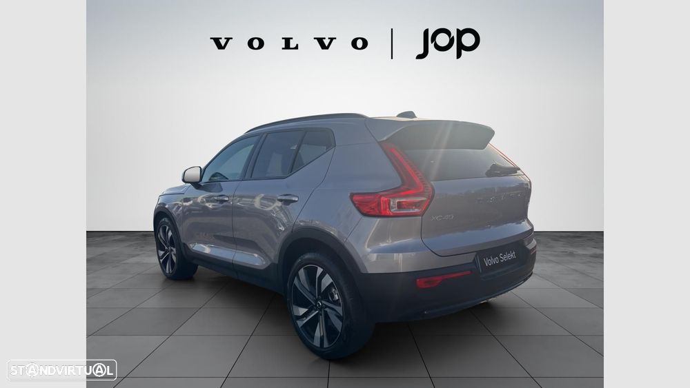 Volvo XC 40 2.0 B3 Plus Dark - 4