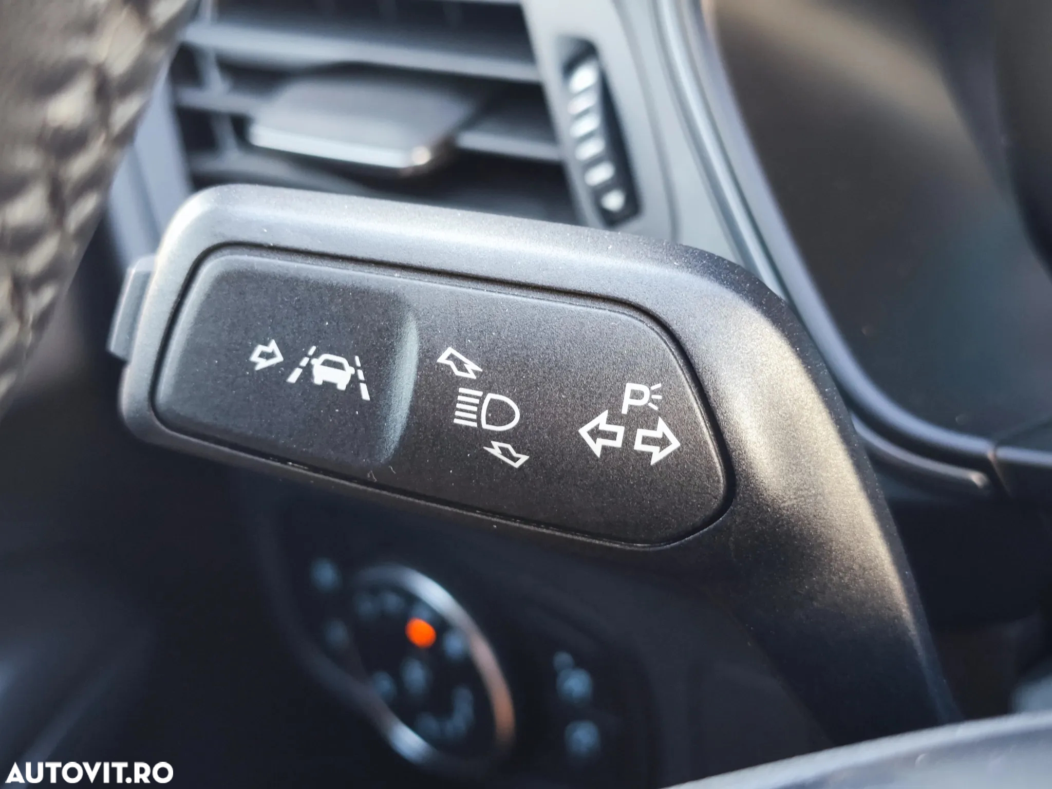 Ford Focus Turnier 1.5 EcoBlue Start-Stopp-System Aut. ACTIVE - 29