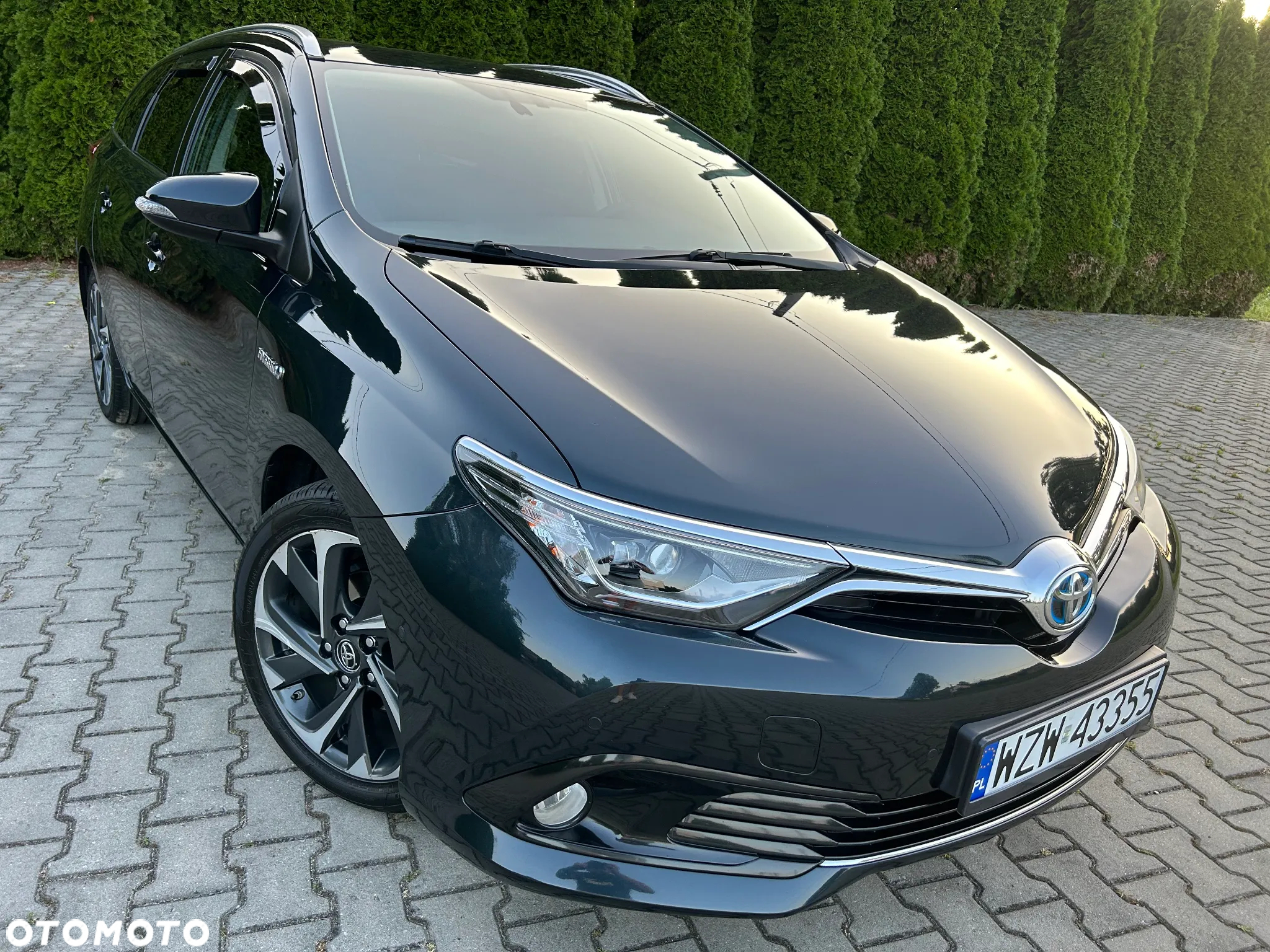 Toyota Auris Hybrid 135 Premium - 3