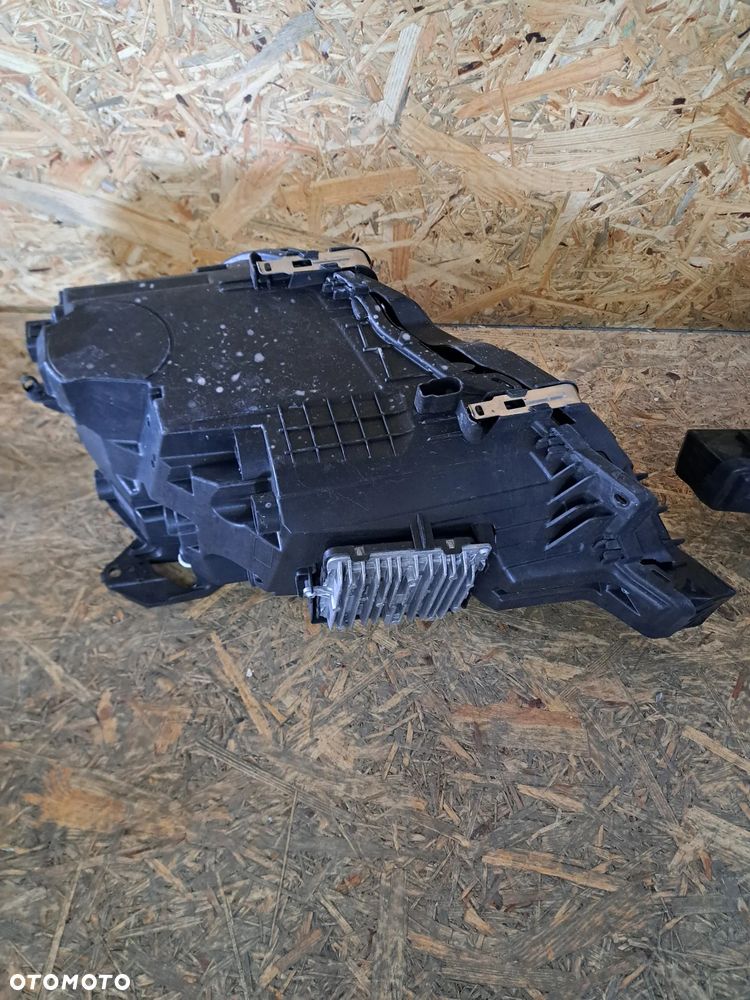 VOLVO XC60 - REFLEKTOR LAMPA PRZÓD MID LED PRAWA LEWA USA - 11