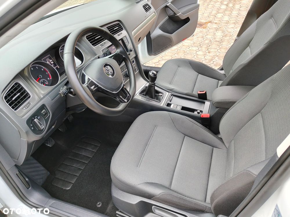 Volkswagen Golf - 18