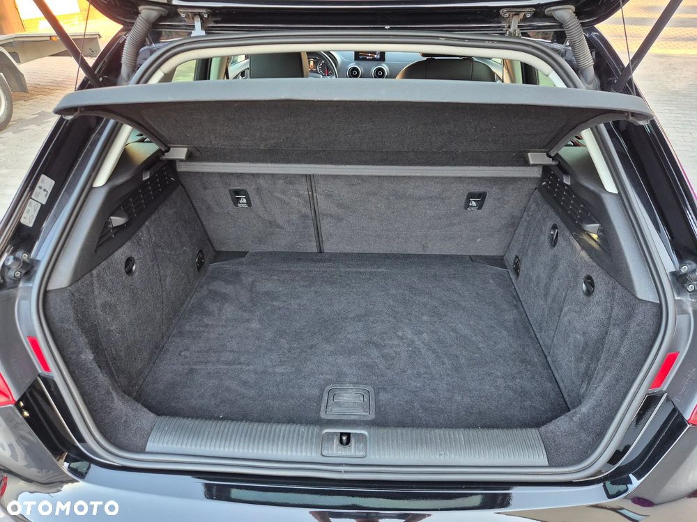Audi A3 Sportback 1.6 TDI Ambiente - 11