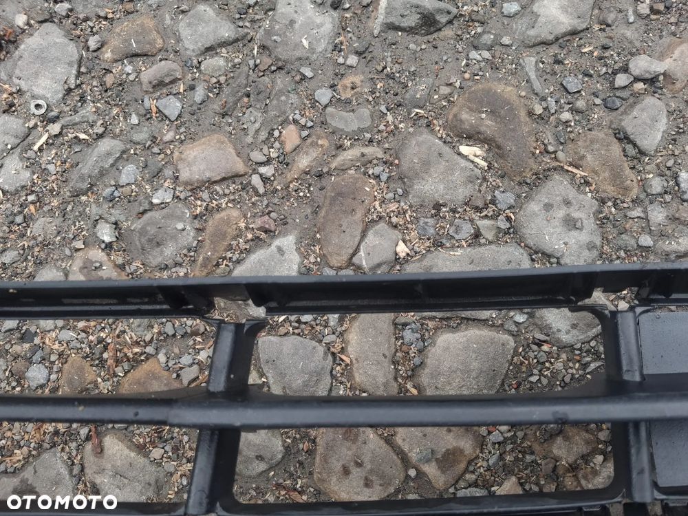 Kratka środkowa  zderzaka przód  BMW E46 7054635  727584 OE - 4