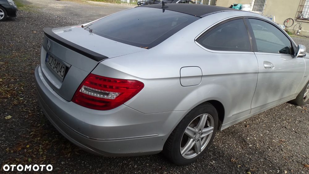 Mercedes-Benz Klasa C 180 CGI BlueEff - 5