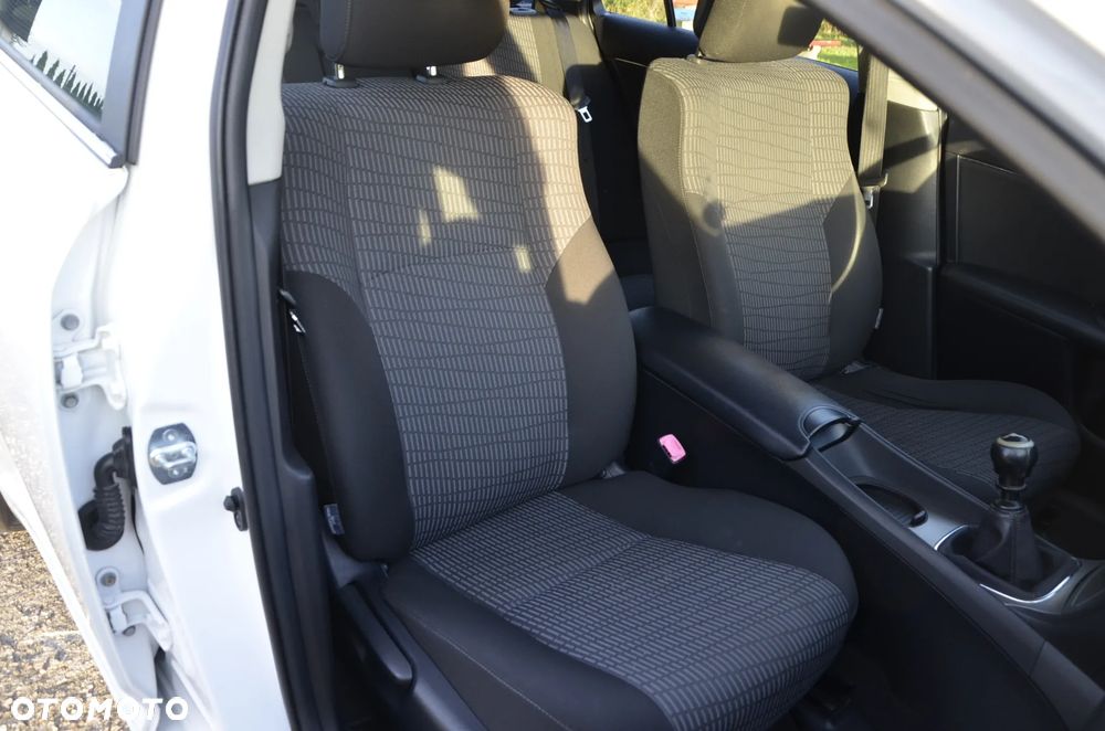 Toyota Avensis 2.0 D-4D Premium - 23