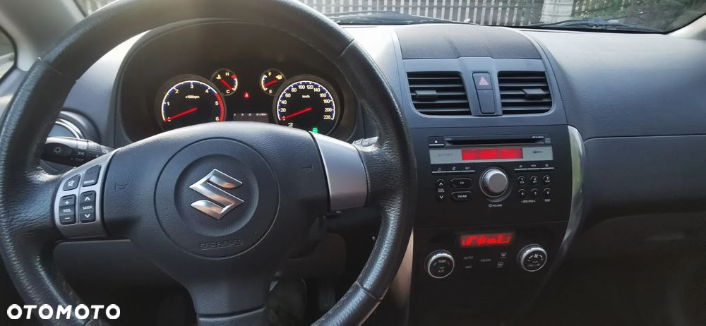 Suzuki SX4 2.0 DDiS 4x4 Style - 13