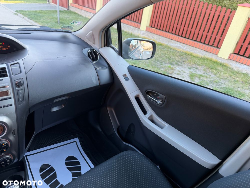 Toyota Yaris 1.33 Luna Start - 24