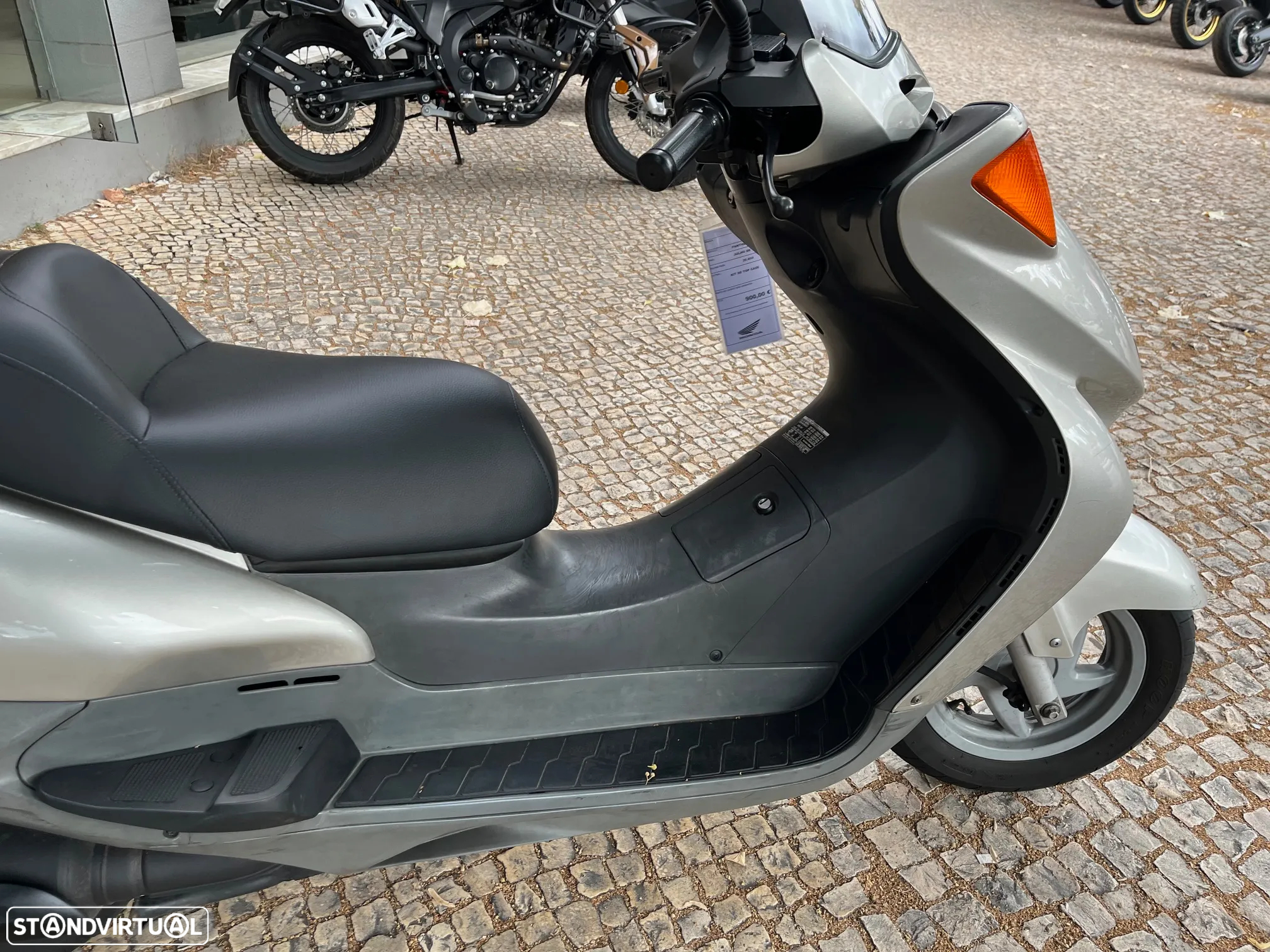 Honda FES PHANTEON 125 - 10