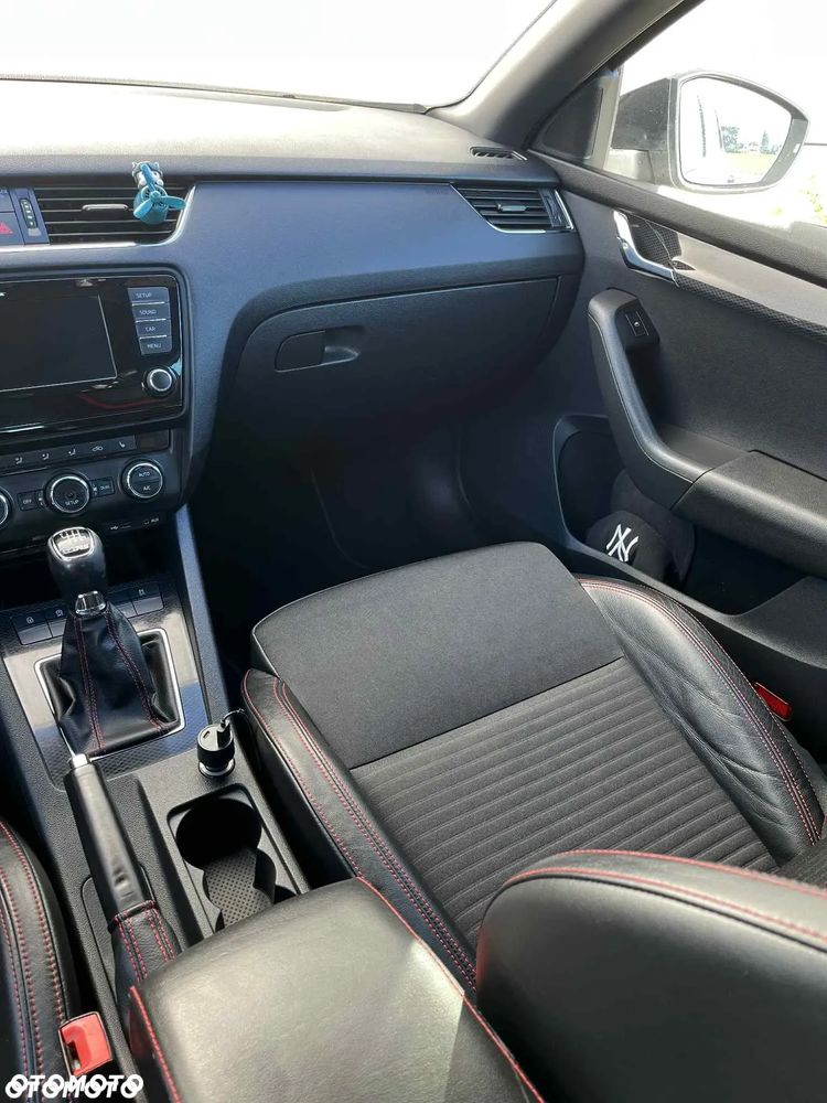 Skoda Octavia 2.0 TDI RS - 8