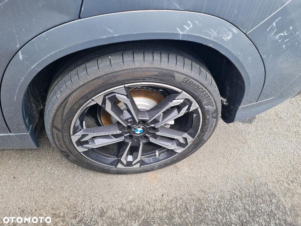 BMW iX2 eDrive20 66.5kWh M Sport - 12
