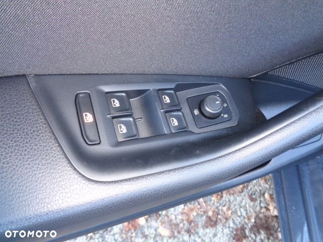 Volkswagen Passat 2.0 TDI SCR Comfortline DSG - 24