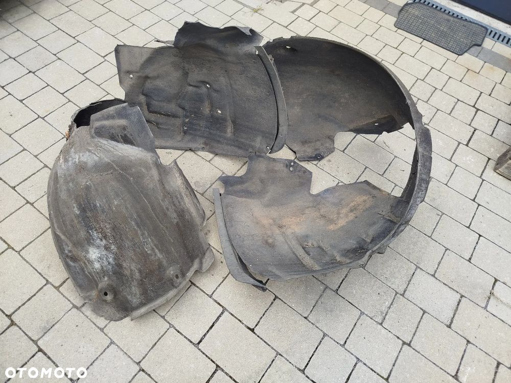 Audi A4 B8 nadkole przednie filcowe L+R