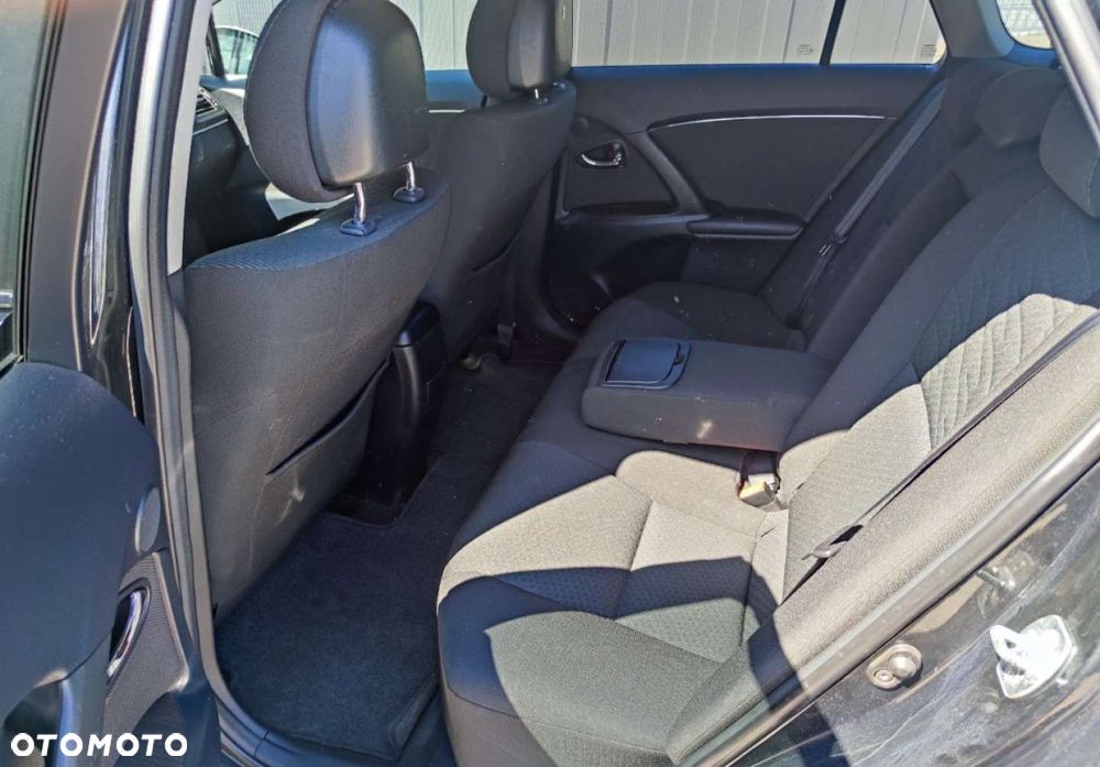 Toyota Avensis - 24