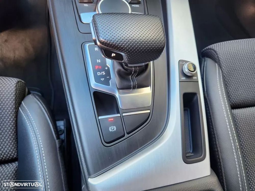 Audi A4 Avant 40 TDI S line S tronic - 28