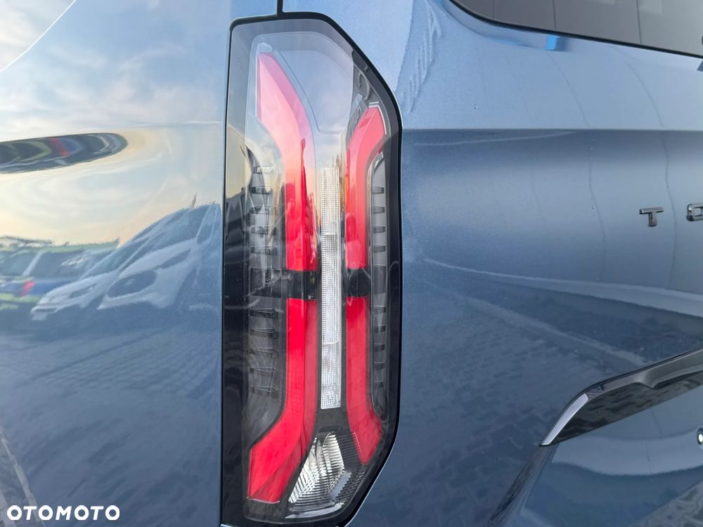 Ford Tourneo Custom 2.0 EcoBlue 320 L2 Titanium - 11